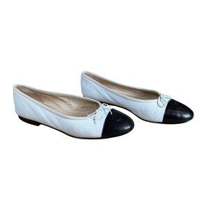 Chanel CC Cap Toe Bow Lambskin Leather White Black Ballet Flats Size EU 39.5